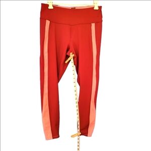 Womans Avia Med size Capri leggings.